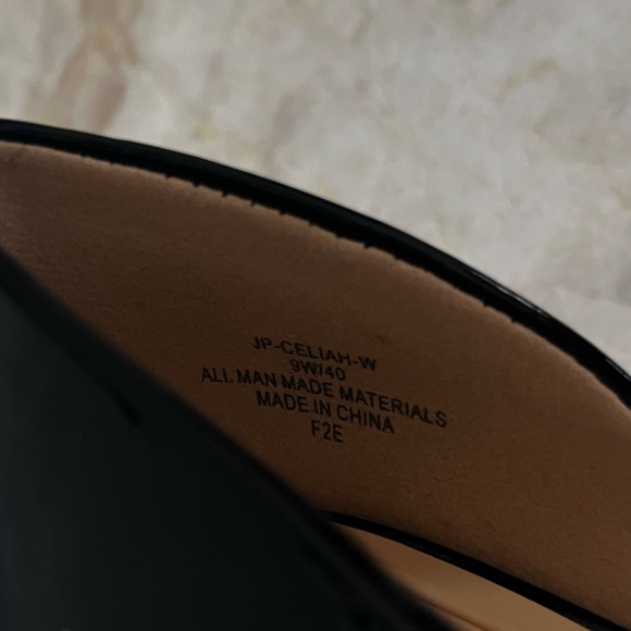 Jessica Simpson - NWT - Pointed Black & Gold Trim Heels (Sizes: 9W & 10W) - Picture 8 of 8